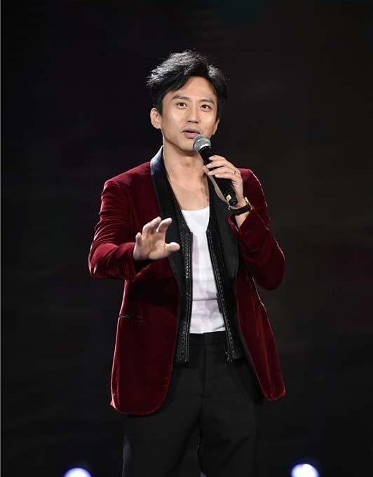 �ܶ���ð������˳�һ����King��Queen