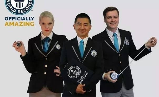 �������ں����������ֺ�;�ͨ�����黭�Ľ��