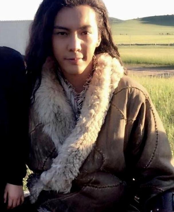 ���ʡ���ΰ����ս��͡���������ΰ�����ֲ�ԭӢ����ľ�洫��