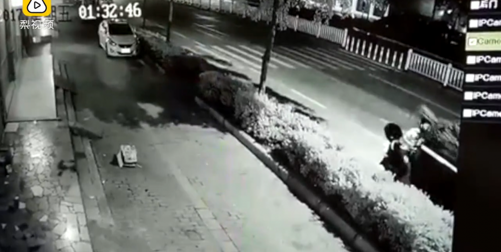 ѧ���ﳵ���ײ���� �ֽ�ֱ������