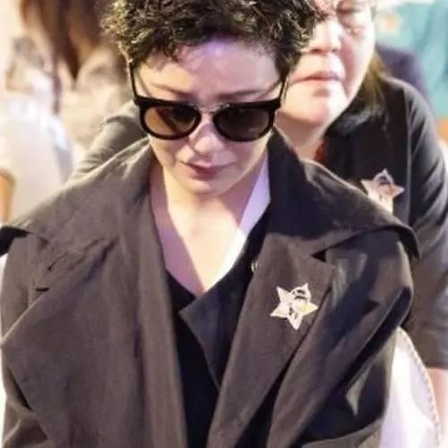 ��һ�ָ�Ů������������ɽ࣬�ɰְ��������ɽ೤���������