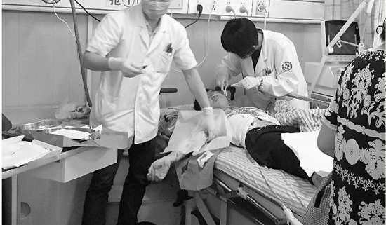 �к��������ϱ�ײ��ʮ���� �ղμ���߿���ĸУ