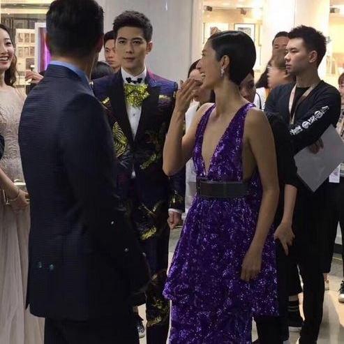 �Ϻ���Ӱ�������ĵ�����һϮ�����̣��·��ǳ�������ˣ�