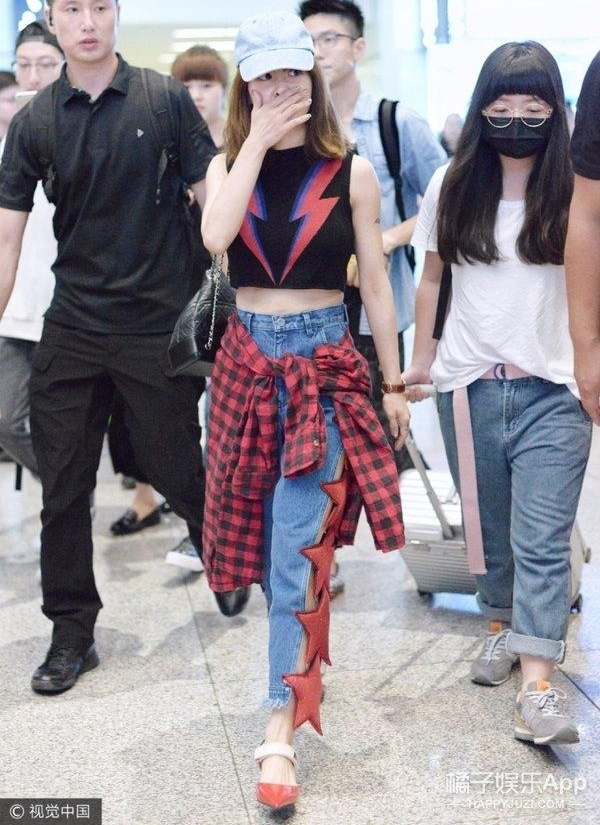 �������Ÿ���������װ�䡰����Ů����