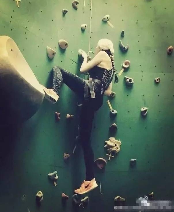 �������ں����������ֺ�;�ͨ�����黭�Ľ��