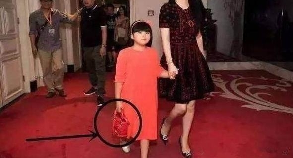 ��ʫ���һ�����ȹ�������һ���·�����