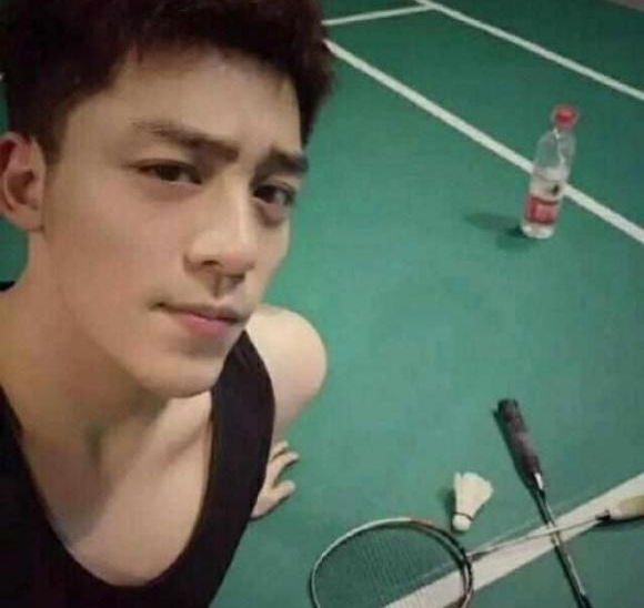 ����ǿ�ھ�ѵ����ΰ���������ෲ��Ȼ�����˿��ȣ�