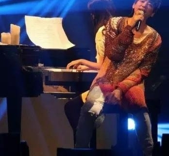 �ռ���17��Ů�������ع⣬���ĸ�����ֵ�ߣ����Ʋ�����Ҧ��