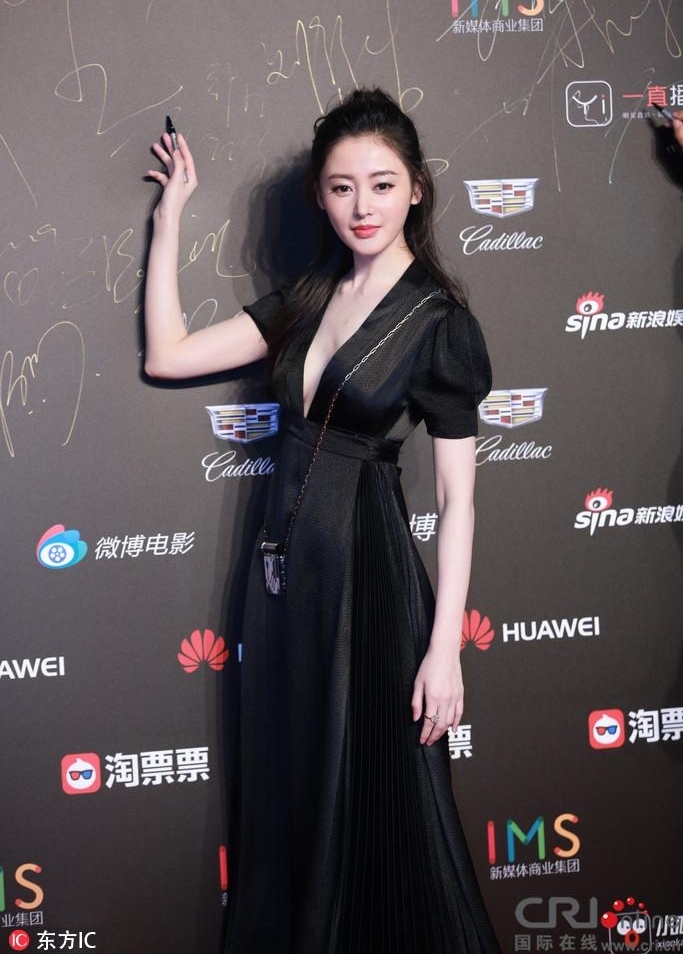 Ů�Ǻ�̺���ޣ��������찮��Vƴ�� �������߶�͸��װ