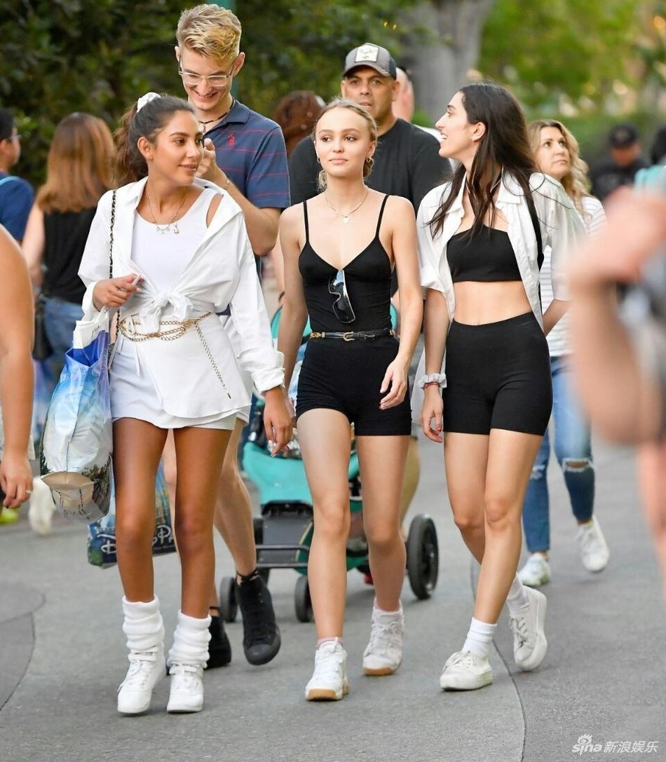 ����Ů������ɫ������������ �����������ʿ��