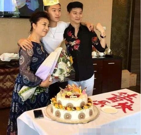 ��������60��ְֽ��գ��������˧������һ��Ұܸ����