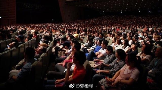 ���¸���ǫ�ձ�Ѳ�ݣ���˿�Ļ�ӭ�����������飬����¿�����¸�