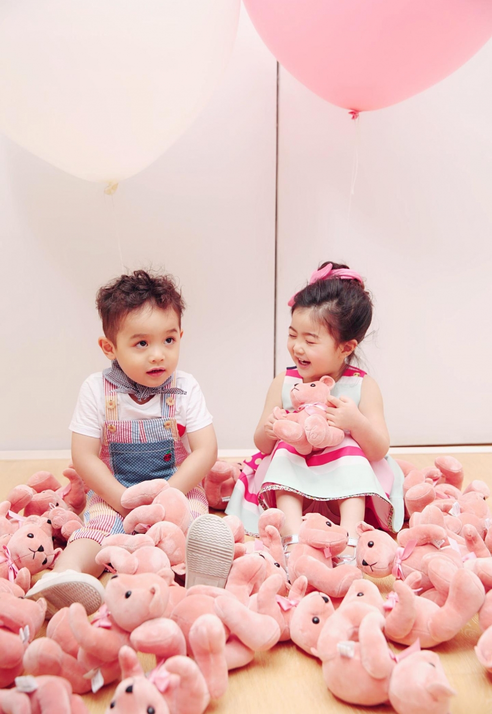 ���Ӿ硶����δ�����Ȳ�����÷�������·�氮��վ�ıߣ�