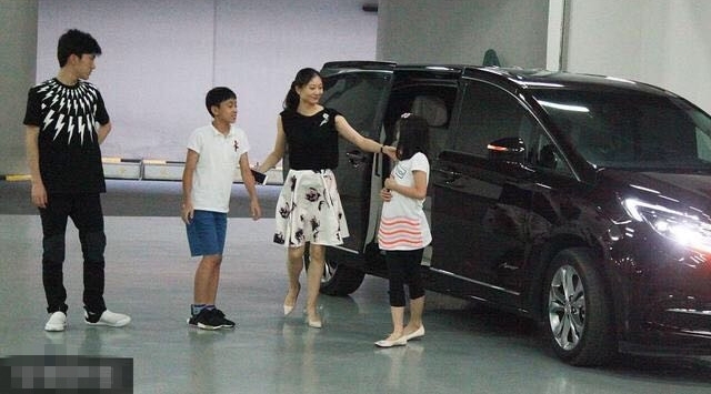 ��Ǯ�������ԣ�����ı����������Ů���У����������ҫ��