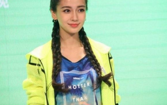 �̲����崿����ǿ��һ���ޣ����γ���Ů��������ȴ����̫װ��