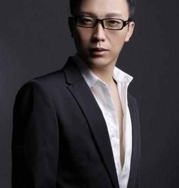 ����ճ�������, �������, ��̨��չ�ֶ���֮����������