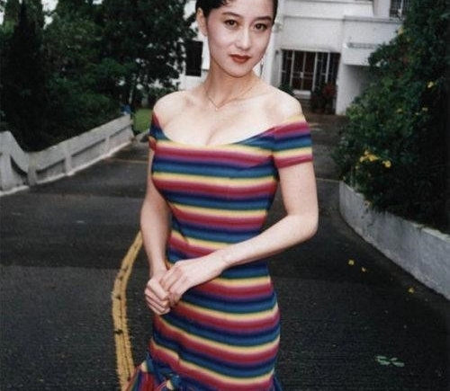 �������������ӣ�ͬ�����գ��ԱȾ��ˣ�����Ϊ˭Ӯ��