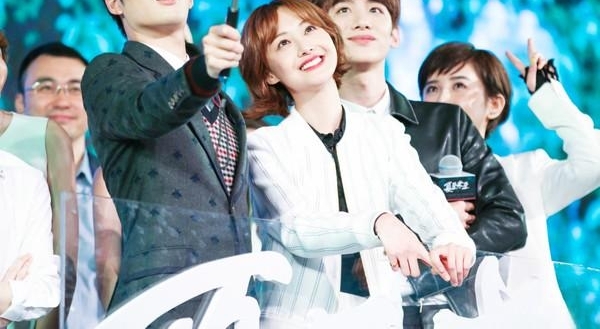 18��һ�ڶ��죬ȴ��ŷ����Ҷ�����һ��ǧ�ɣ���һ�籬�조��ɽ����