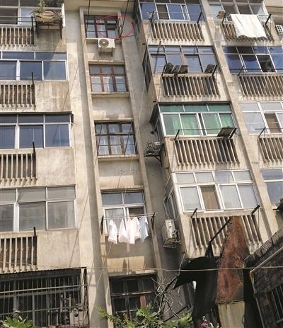 ���գ�����5����ͯ��6¥׹�� �������