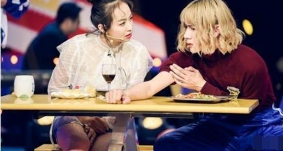 ������һ���ëС�Ӽ�ŭ�ˣ���������¶�����ⲻ�ɺ��ӣ�