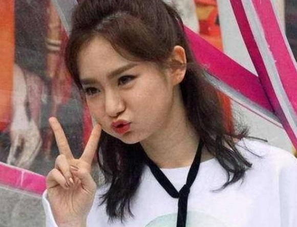 �̲����崿����ǿ��һ���ޣ����γ���Ů��������ȴ����̫װ��
