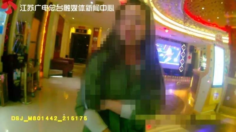 ��Ů�����Ѿ۲�������KTV �������ֿ���û��