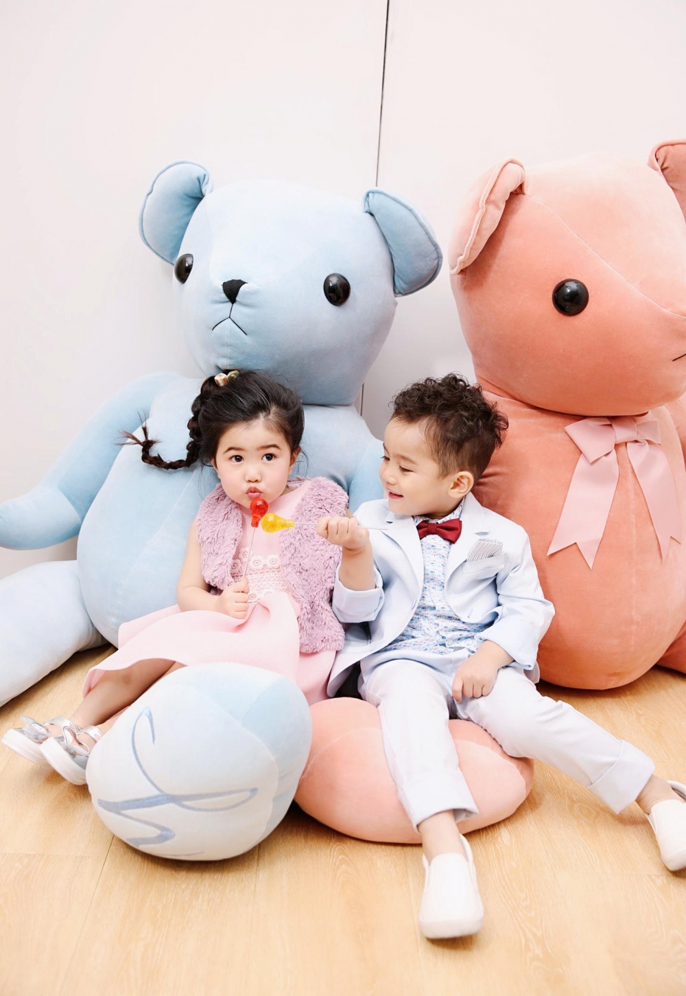 ���Ӿ硶����δ�����Ȳ�����÷�������·�氮��վ�ıߣ�