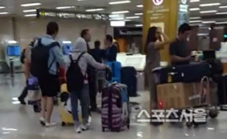 �ݶ��Գ�������֢�˳�AOA ���ȴ���ĵ��ͲƷ�̸����