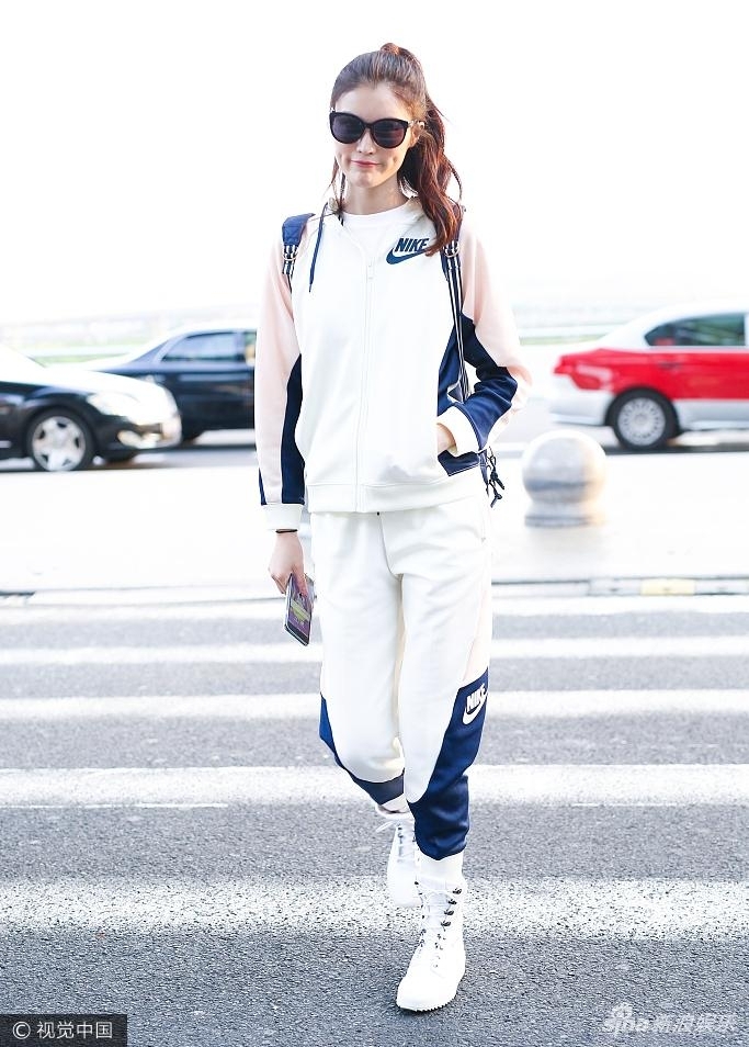 ��������ͷ�˿������ һ���˶�װ���ȳ�