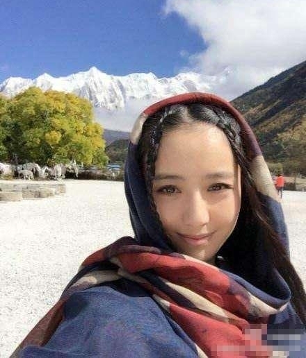 ��Щ��ͷ���ÿ���Ů�ǣ��Ű�֥���ģ������Ĵ���С�����