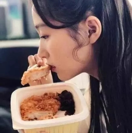 ���ǳ����ع⣬����ӱ���ݽӵ���������ͮȴ����̫����