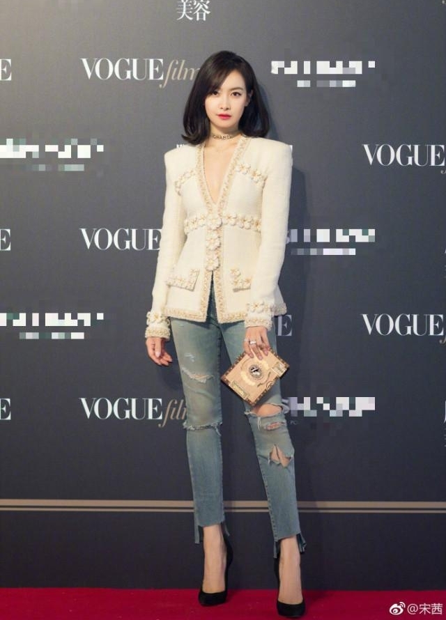 ����Ӱ����ۺ�̺�����Ĵ�˯�¾����ˣ����ݵ�һ�۾����ϳ�л�ȣ�