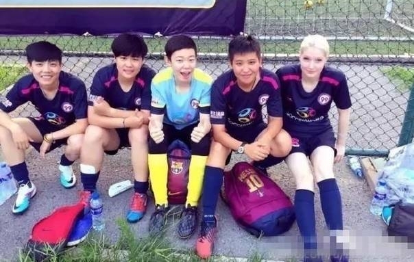 �������ں����������ֺ�;�ͨ�����黭�Ľ��