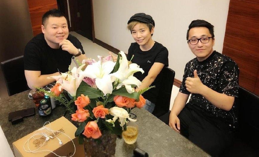 ����ɶ�������������Ϊ����д��һ�׸裬���������� -�ټҺ�