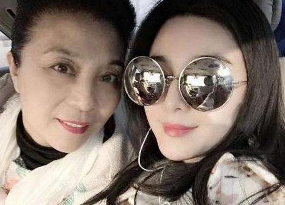 ������������½��������ͻȻ���»��ڣ�ȫ�����Ů��