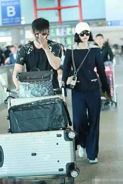 ����¡���غ����Ź뷿�£�һ�λ�����ʫʫ���첻��