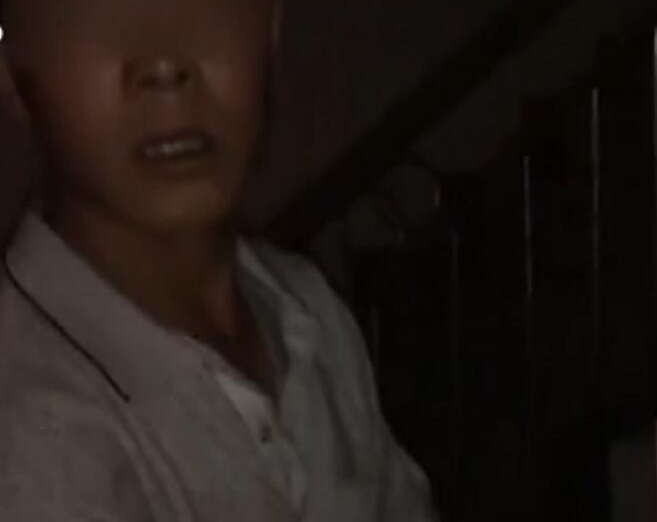 ���Ͻ�ͷ�������ӵ���Ť�� ֻ��ǷǮ100Ԫ���ӵ绰