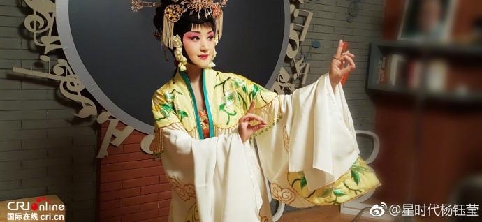 ����Ө��Ϸ�����η�ī�ǳ� һ�һЦ���Ŷ���