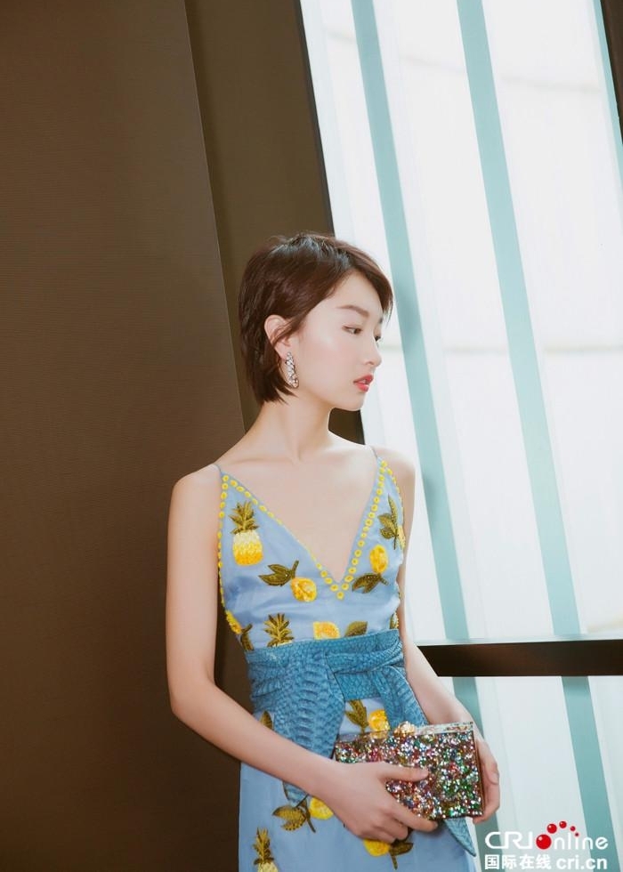 Ů�Ǻ�̺���ޣ��������찮��Vƴ�� �������߶�͸��װ