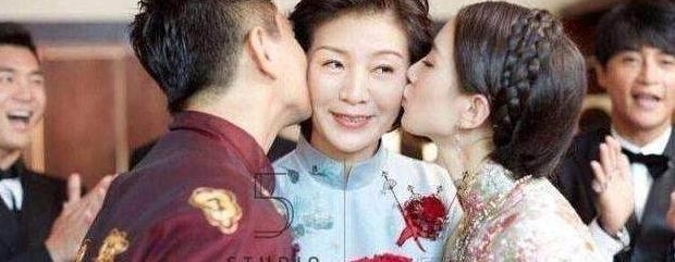 ������Ů�����û�Ư�������裬���һλ����Ů��������