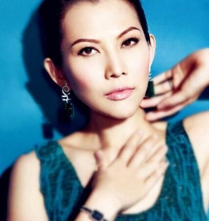 ��Ϊ�������ߵ�����Ȧ10��Ů�ǣ���֮�գ������ͣ���־��˭����