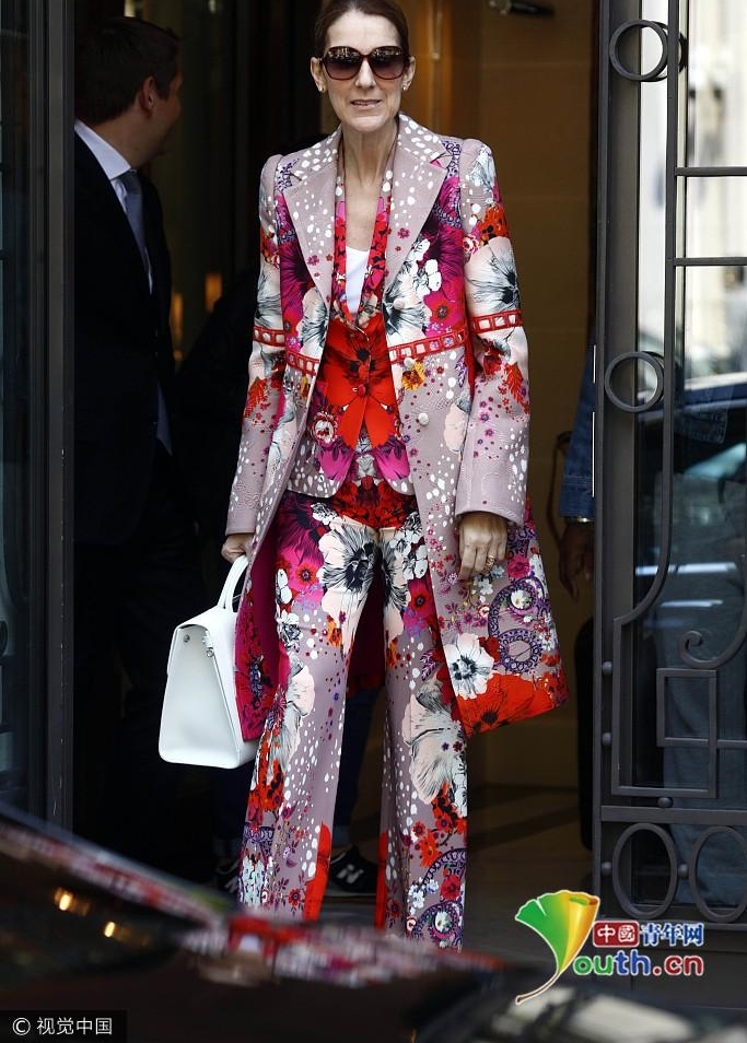 ���ߵĵ�ɫ�̣�ϯ�ա����̲�ɫ�������� ��ʱ�׷���