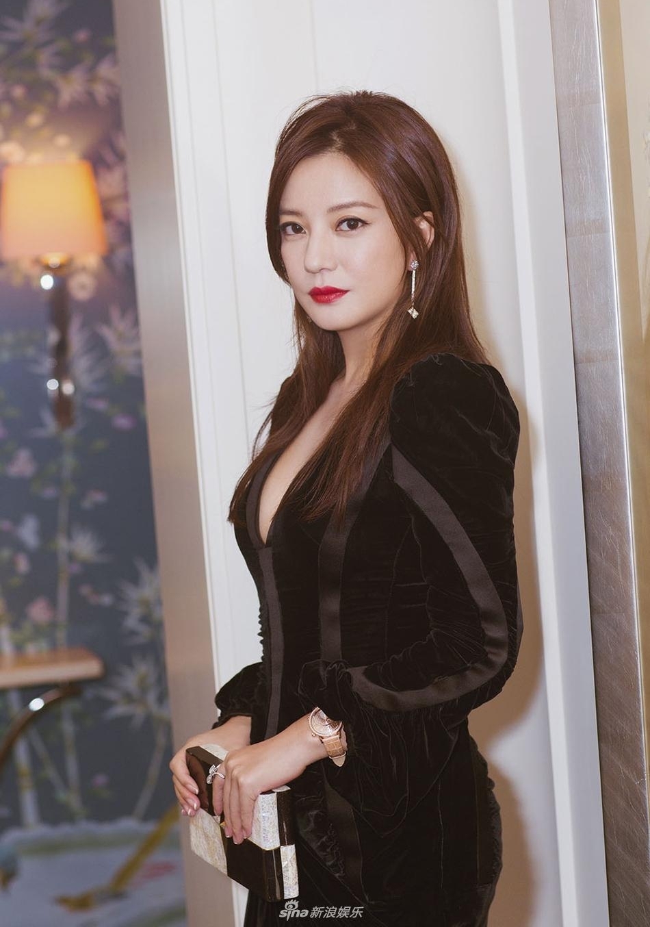 ��ޱ������Ӱ�� ˧���Ը������л�