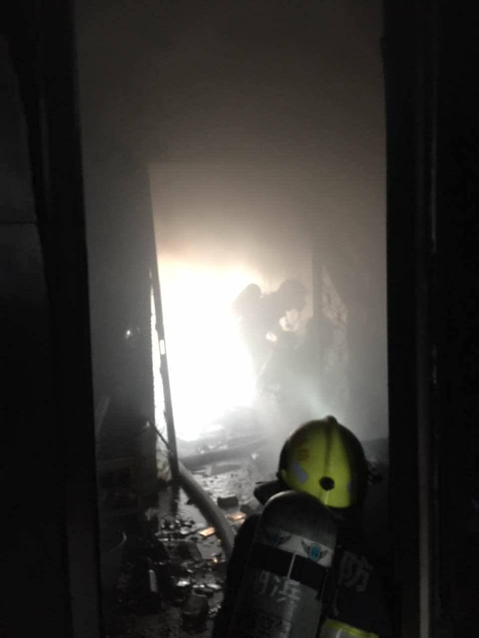 ���ݱ�ķ�ݻ𰸣�Ů������ǰ2�ε绰���� δ����ͨ