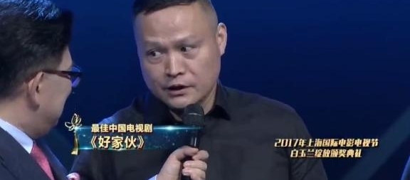 ��������������������Ů�����������룬�����Ů��ǹ���ͮ�����־��