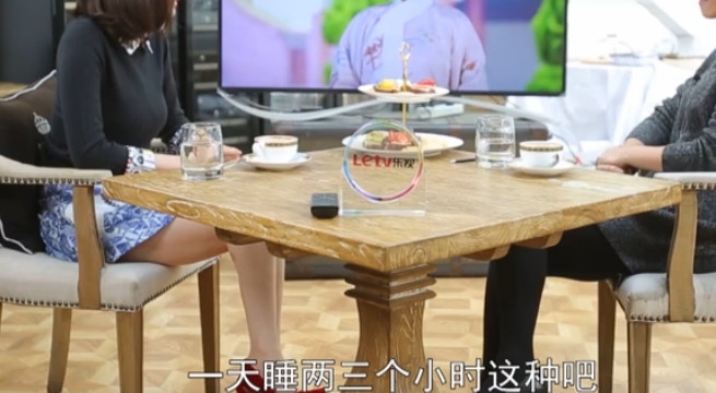 �������أ���æ��ʱ��ÿ��˯������Сʱ��Ը������æµ�Ĺ��̣�