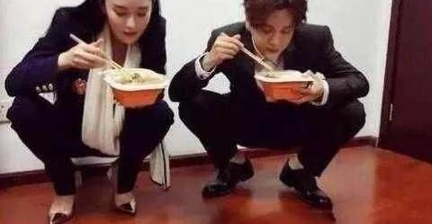 ���ǳ����ع⣬����ӱ���ݽӵ���������ͮȴ����̫����