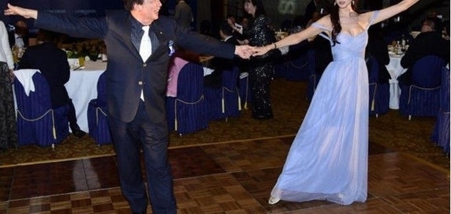 43����־��͸��׹��裬���ע����ȴ����4��