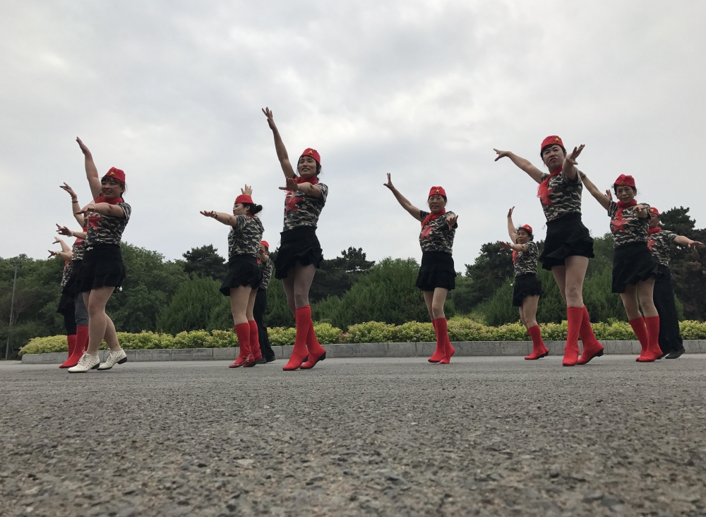 ����ս�װ���㳡�� ����ֱ��׬����