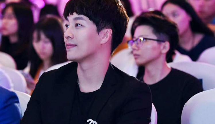 ����Ϯ֮��;�財���˿����� ��ÿ�������˶���һ����Ϯ��